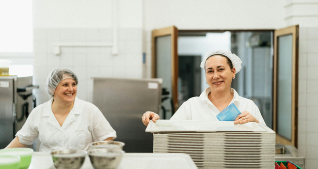 Schools & Cafeteria Schools & Cafeteria